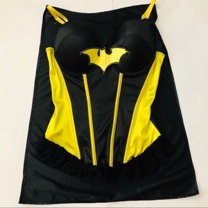 Women’s Batman corset and cape ( xl ) runs small